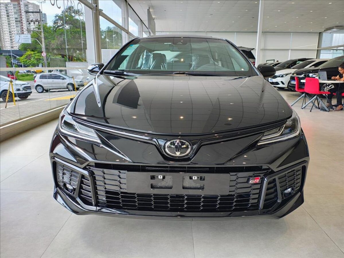 Corolla GR Sport muda suspensão e visual, mas mantém os mesmos 175 cv