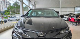 Toyota Corolla GR Sport 2026 ainda vale a pena? sedã sofre com a concorrência do BYD King