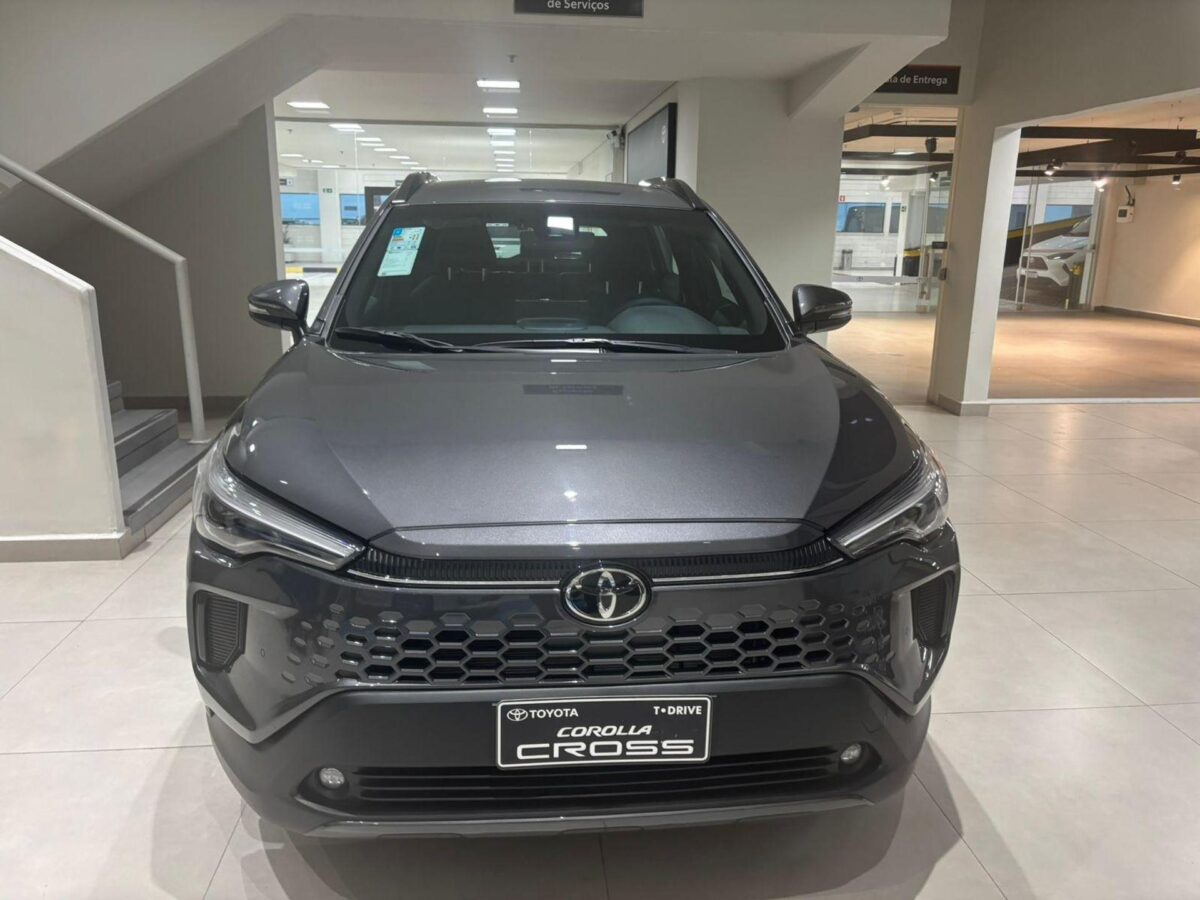 Corolla Cross XRE chega perto dos R$ 200 mil sem abandonar o motor aspirado