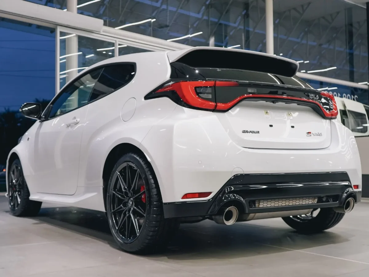 Avaliamos o novo Toyota GR Yaris 2026: o foguete japonês de 304 cv