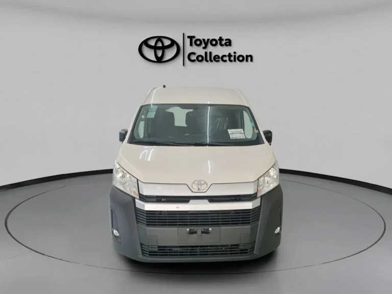 Novo Toyota Hiace Furgão 2026: conheça a van de carga com mecânica herdada da Hilux