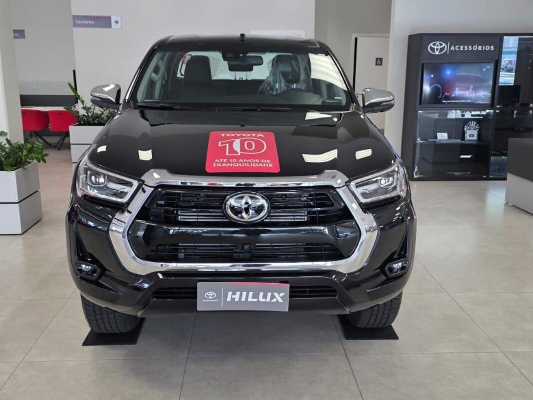 Avaliamos a Toyota Hilux SRX 2026 e entendemos por que ela domina o mercado