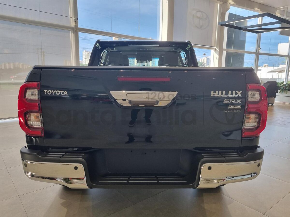 Nova Toyota Hilux SRX Plus 2026 está mais confortável e preparada para qualquer terreno