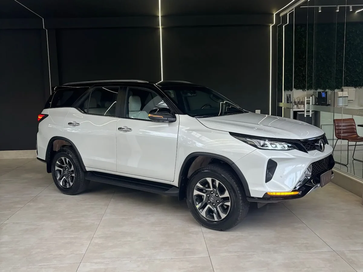 Toyota SW4 2026 SRX ou Diamond? Descobrimos qual versão vale mais a pena
