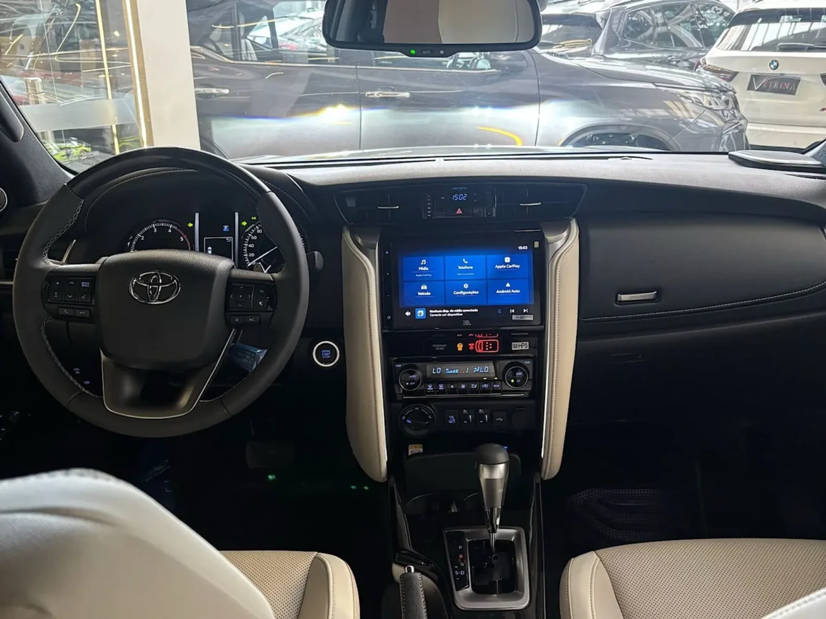 Toyota SW4 2026 SRX ou Diamond? Descobrimos qual versão vale mais a pena
