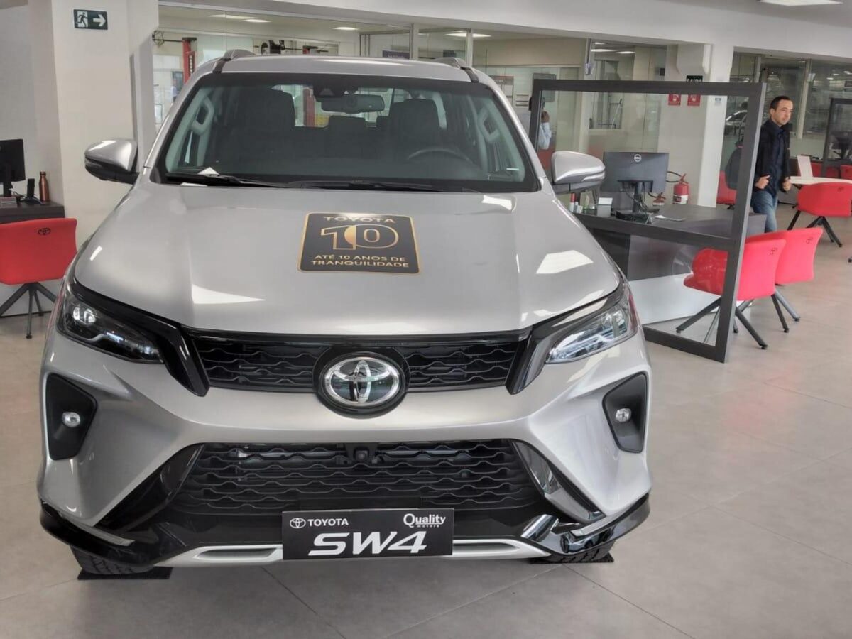 Toyota SW4 SRX Platinum 2026 entrega melhor custo-benefício que a Diamond?