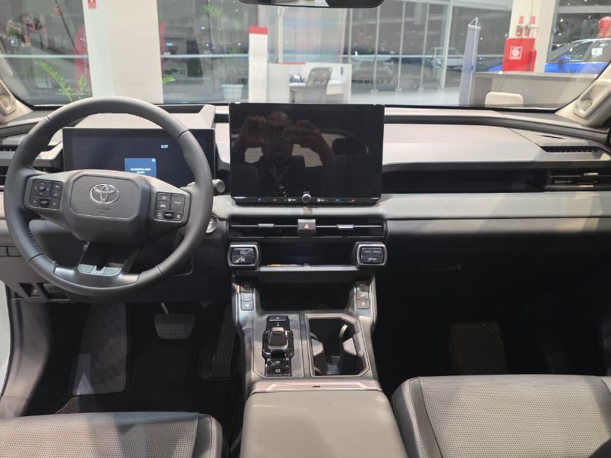 Novo Toyota RAV4 SX Hybrid 2026: conheça as novidades da nova geração
