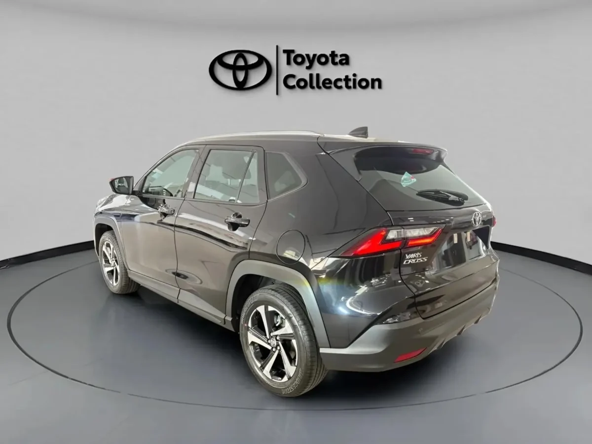 Testamos o Toyota Yaris Cross Flex: ele já basta ou o híbrido é melhor?