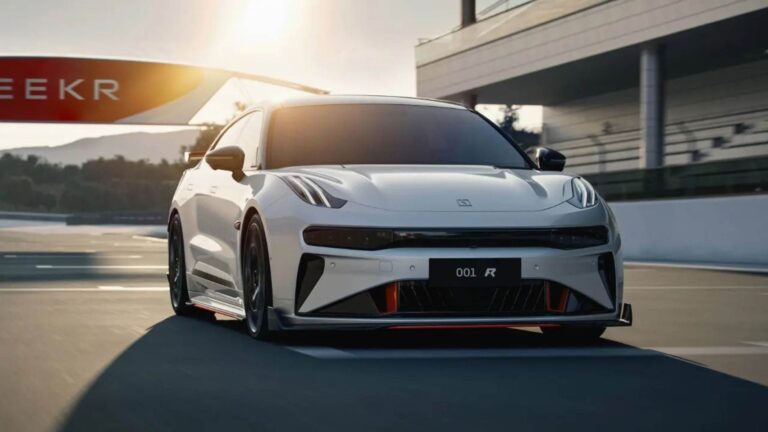 Em pouco mais de 1 ano, Zeekr já bate 1.000 carros vendidos no Brasil