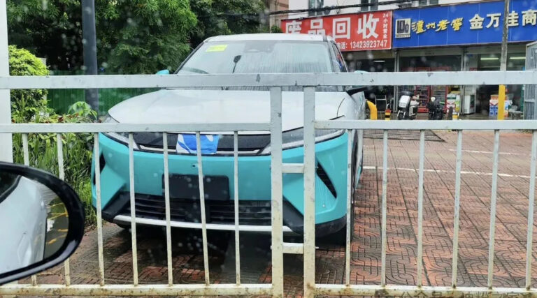 Flagra revela BYD Atto 2 com tração traseira e sistema LiDAR na China