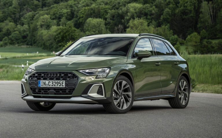Audi A3 2027 estreia novo interior com painel de telas curvas