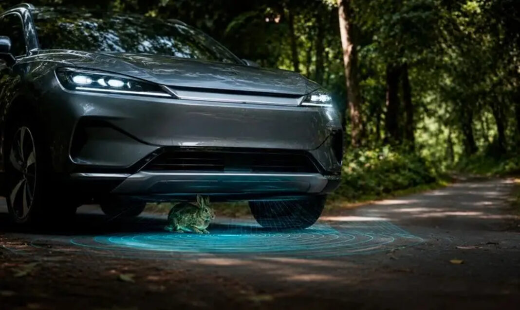 BYD registra patente de sistema com IA que detecta animais sob o carro antes da partida BYD registra patente de sistema com IA que detecta animais sob o carro antes da partida