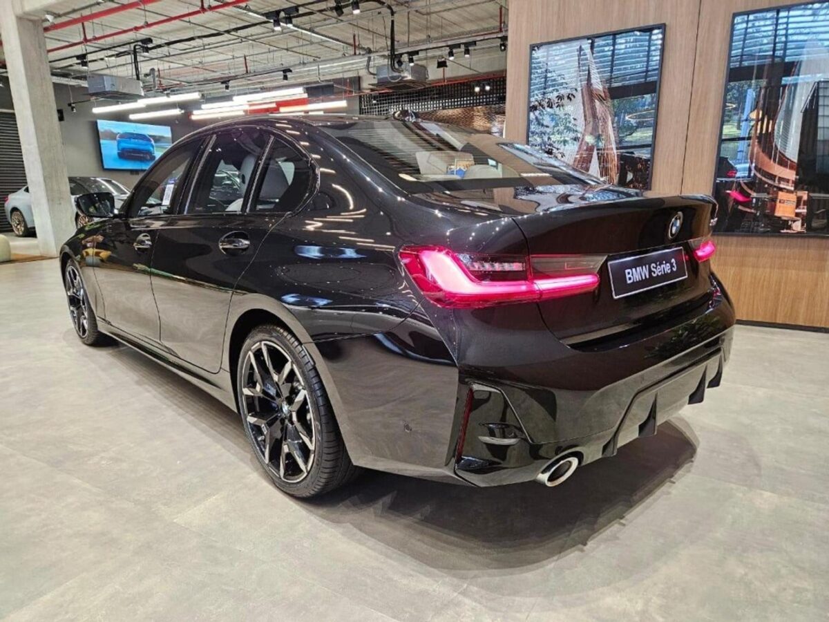 BMW 320i M Sport 2026 vale quase R$ 390 mil? Analisamos o sedã premium
