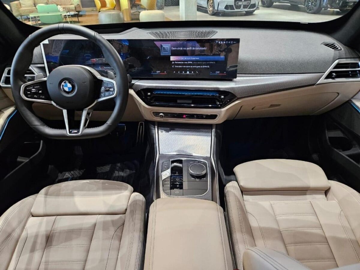BMW 320i M Sport 2026 vale quase R$ 390 mil? Analisamos o sedã premium