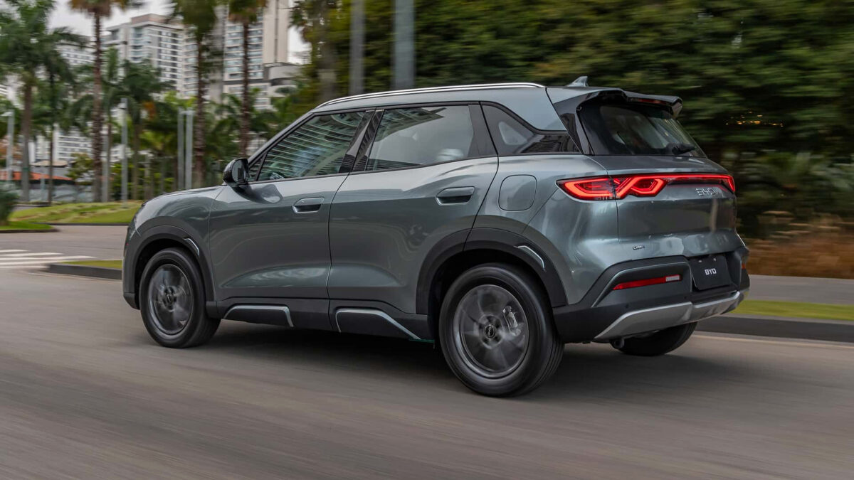 BYD Atto 2 chega por R$ 166.660: qual versão faz mais sentido?