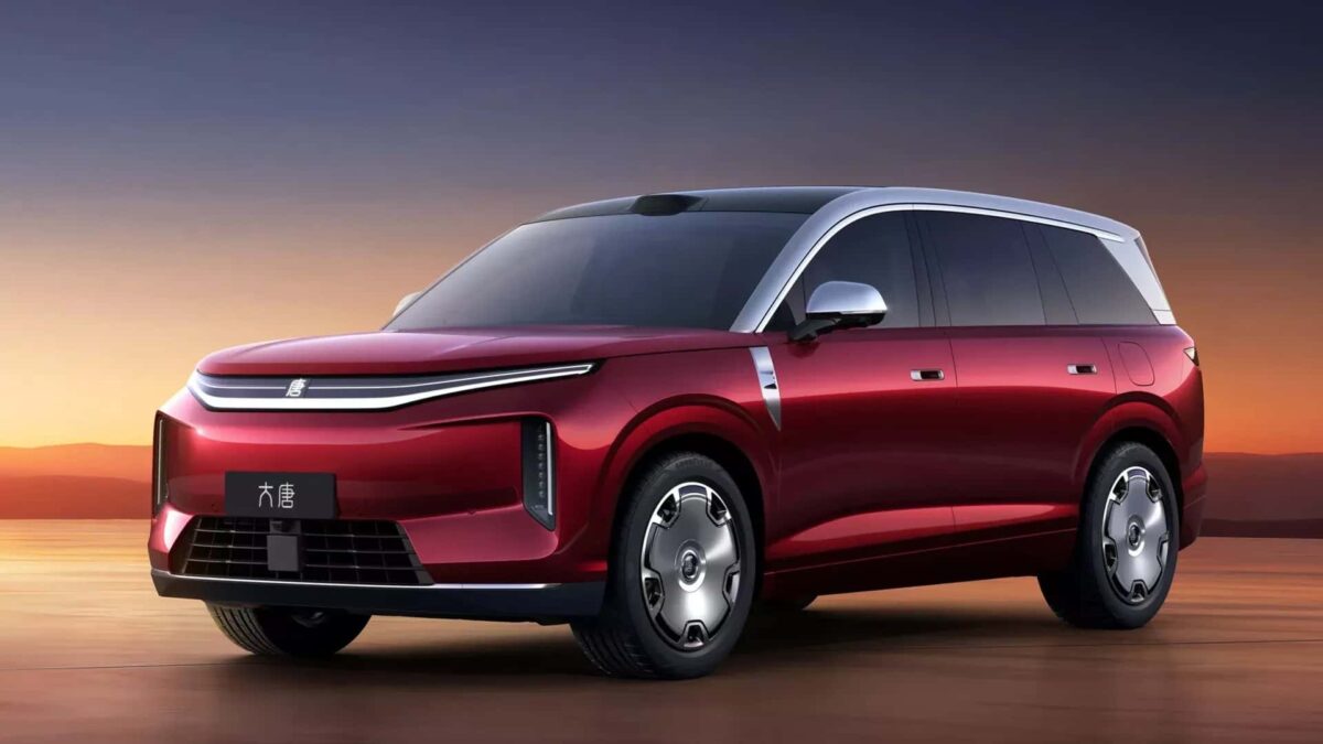 Novo BYD Great Tang impressiona com 950 km de alcance e 0 a 100 km/h em apenas 3,9 segundos
