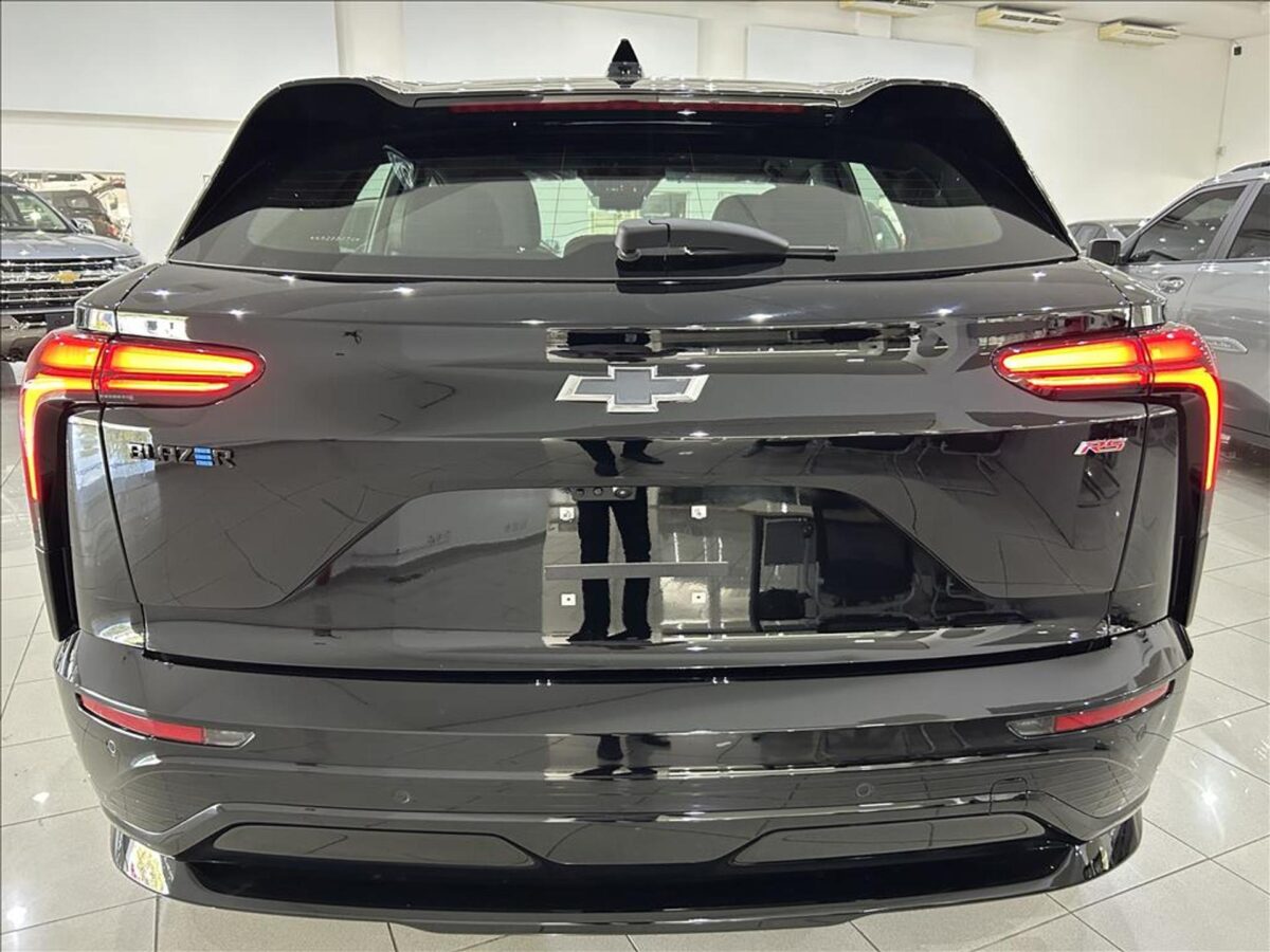 Por que a Chevrolet Blazer EV está sendo vendida com R$ 138 mil de desconto?