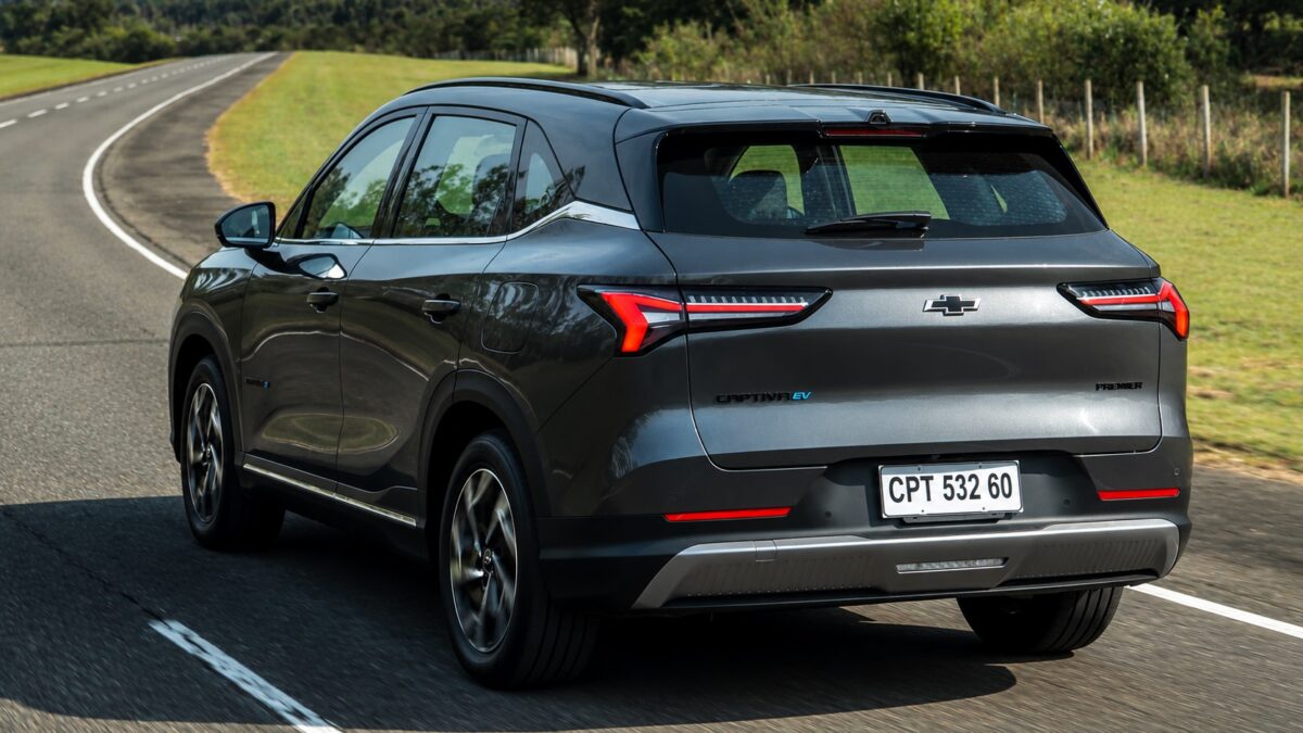 Chevrolet inicia fabricação do Captiva EV no Brasil; híbrido plug-in está nos planos