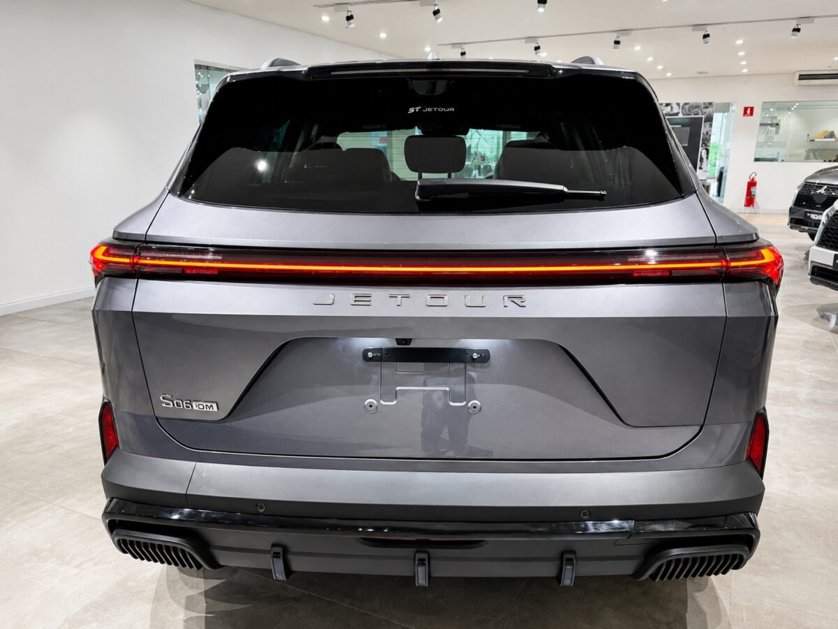 Jetour S06 Premium combina desempenho e luxo, mas ainda precisa provar um ponto no Brasil
