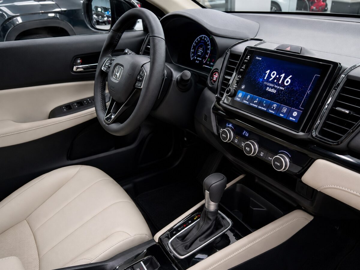 Honda City Touring mostra por que os sedãs ainda têm espaço entre tantos SUVs