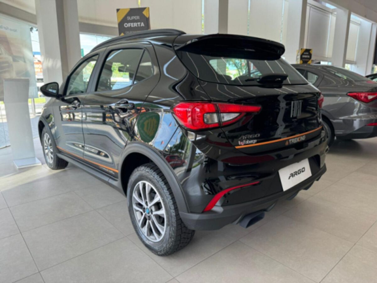 Avaliamos o Fiat Argo Trekking 2026 CVT: vale a pena comprar?