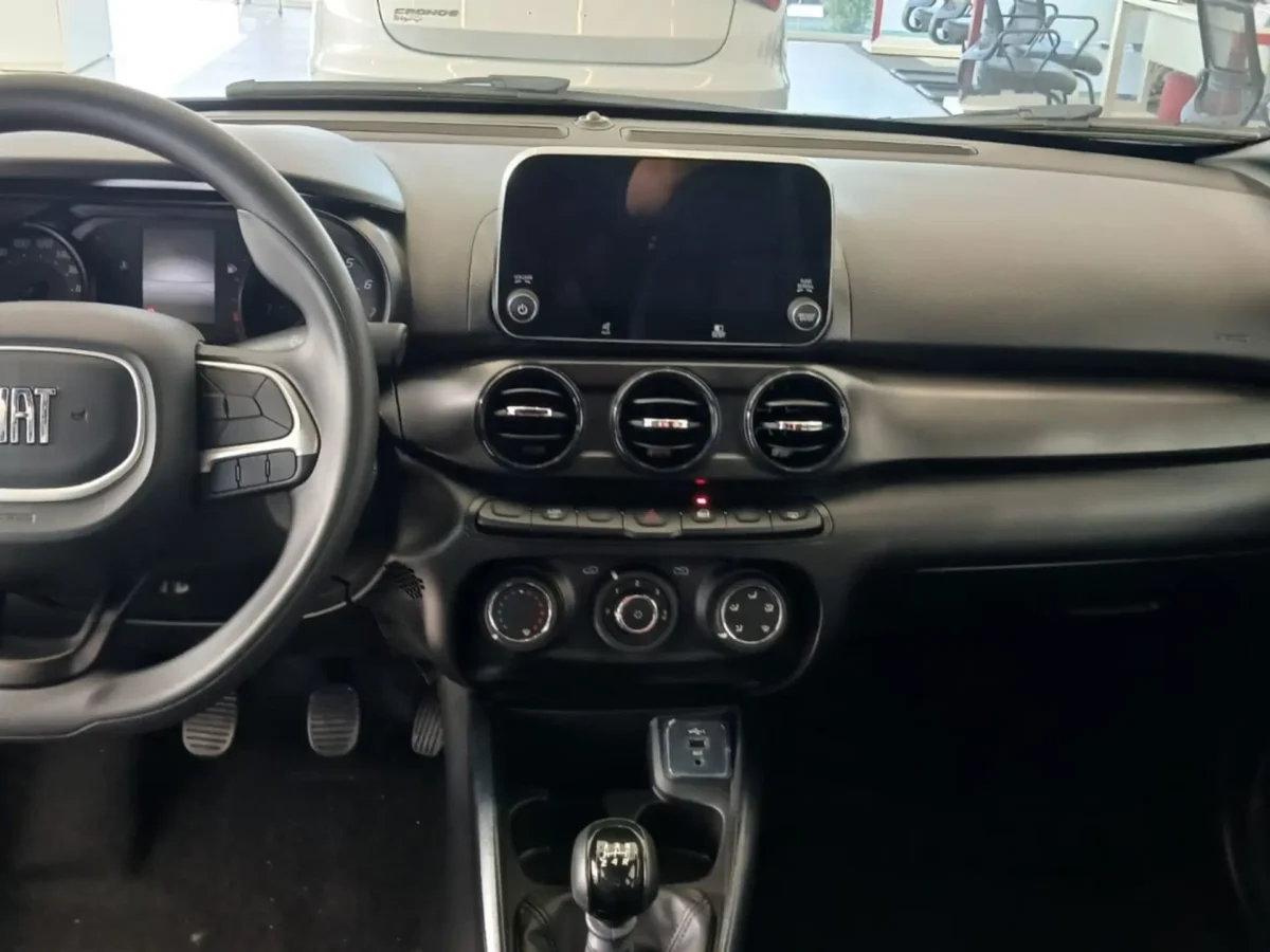 Vale a pena comprar? Avaliamos o novo Fiat Cronos Drive 1.3 MT 2026