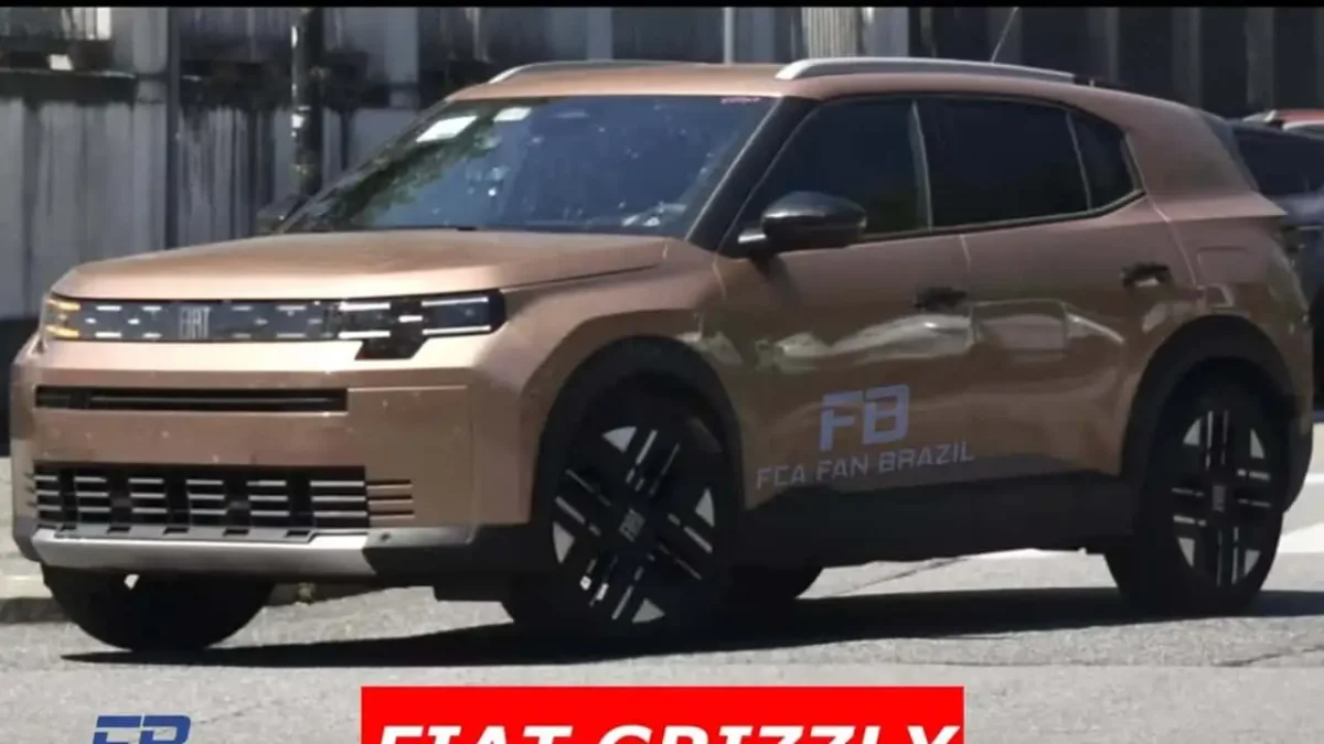 Novo SUV de 7 lugares da Fiat é visto sem camuflagem antes da estreia