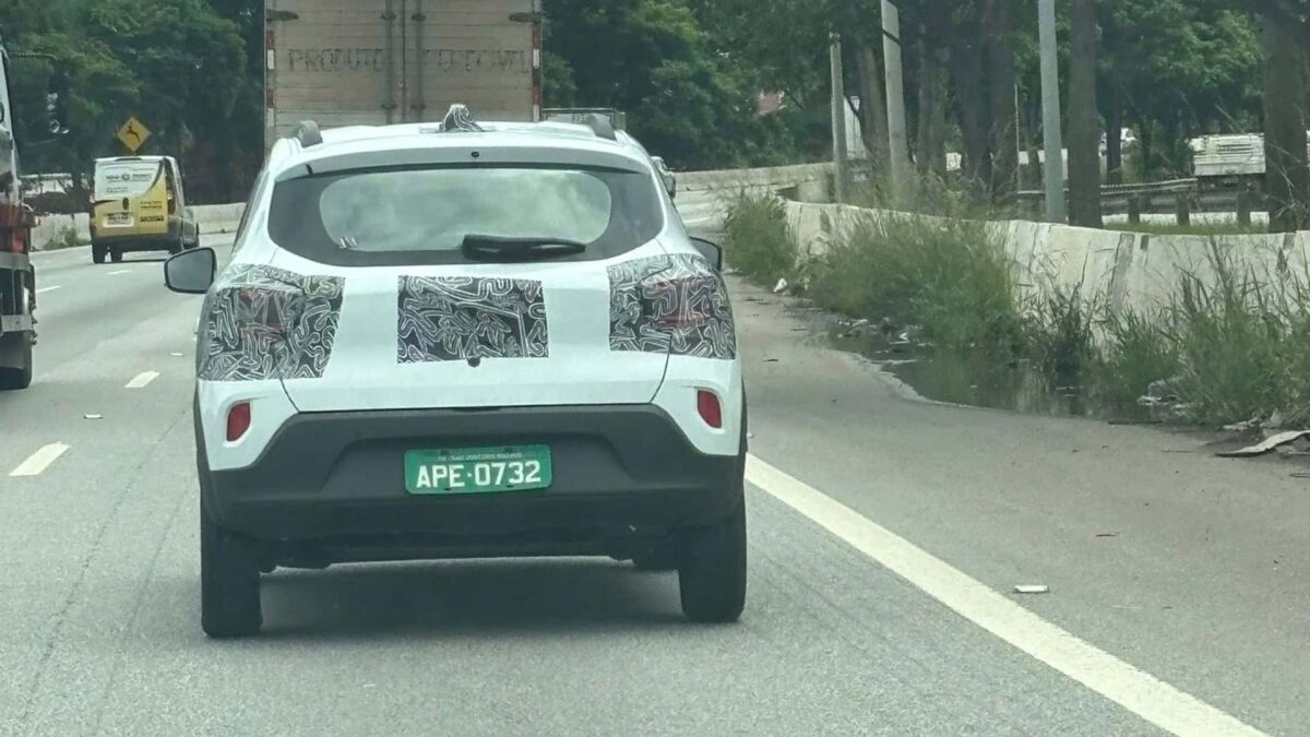 Novo Renault Kwid é flagrado e será revelado em julho
