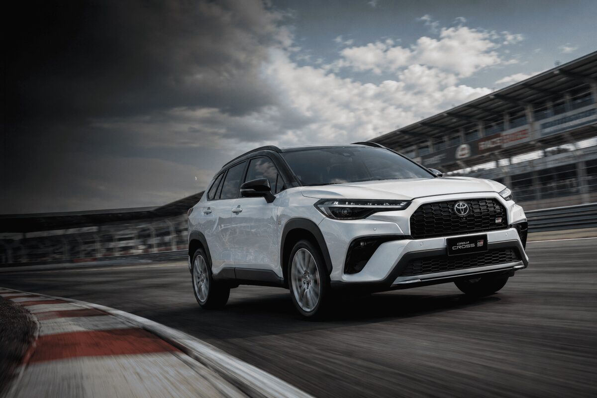 Toyota Corolla Cross 2027 elimina versão XR e renova visual da GR-Sport