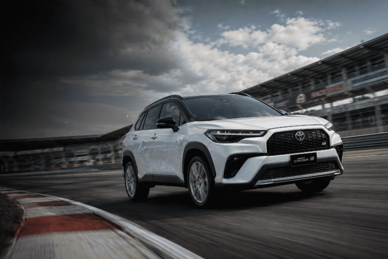 Toyota Corolla Cross 2027 elimina versão XR e renova visual da GR-Sport
