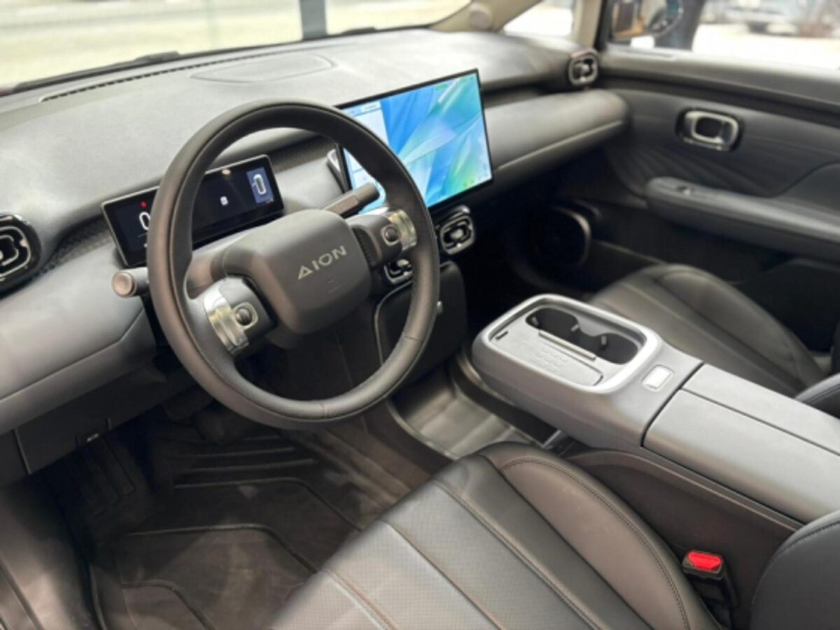 Novo GAC Aion UT 2027 aposta em custo-benefício para disputar o mercado de elétricos