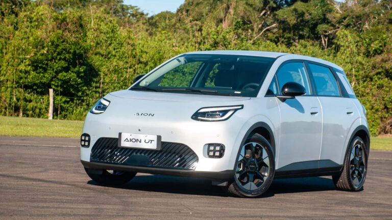 GAC Aion UT Elite passa por avaliação; veja os destaques do hatch elétrico