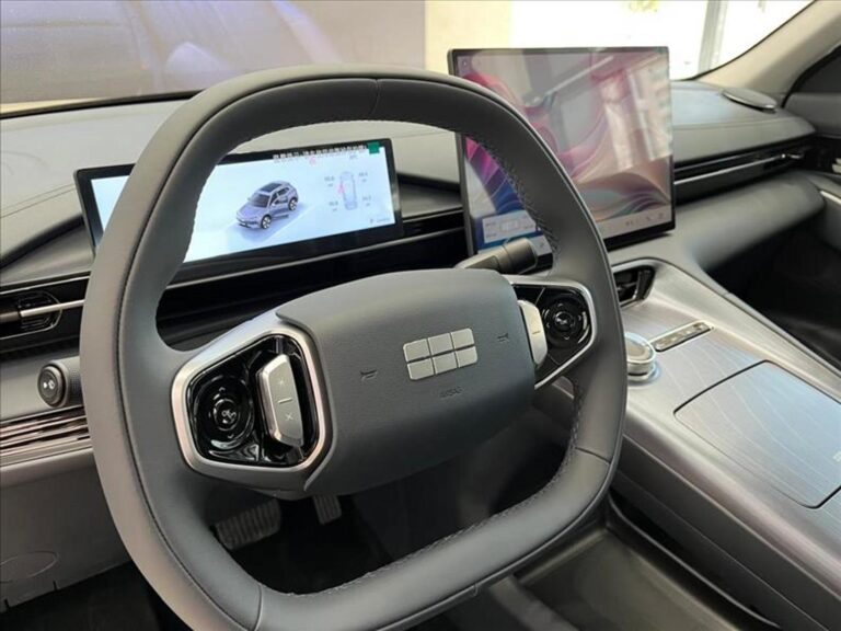 Geely EX5 EM-i surpreende com central multimídia; veja tudo o que ela oferece