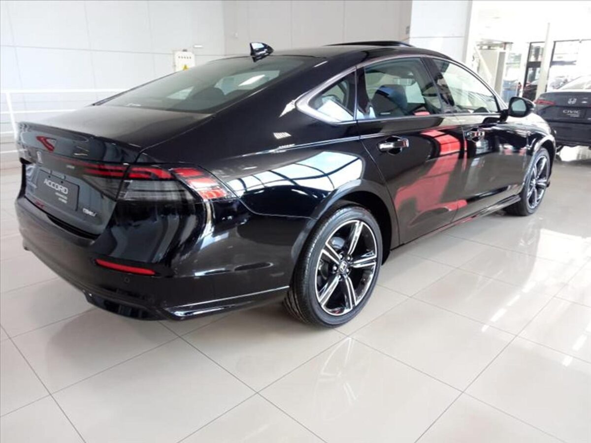 Avaliação: Honda Accord Hybrid Touring 2026 revela seus principais destaques