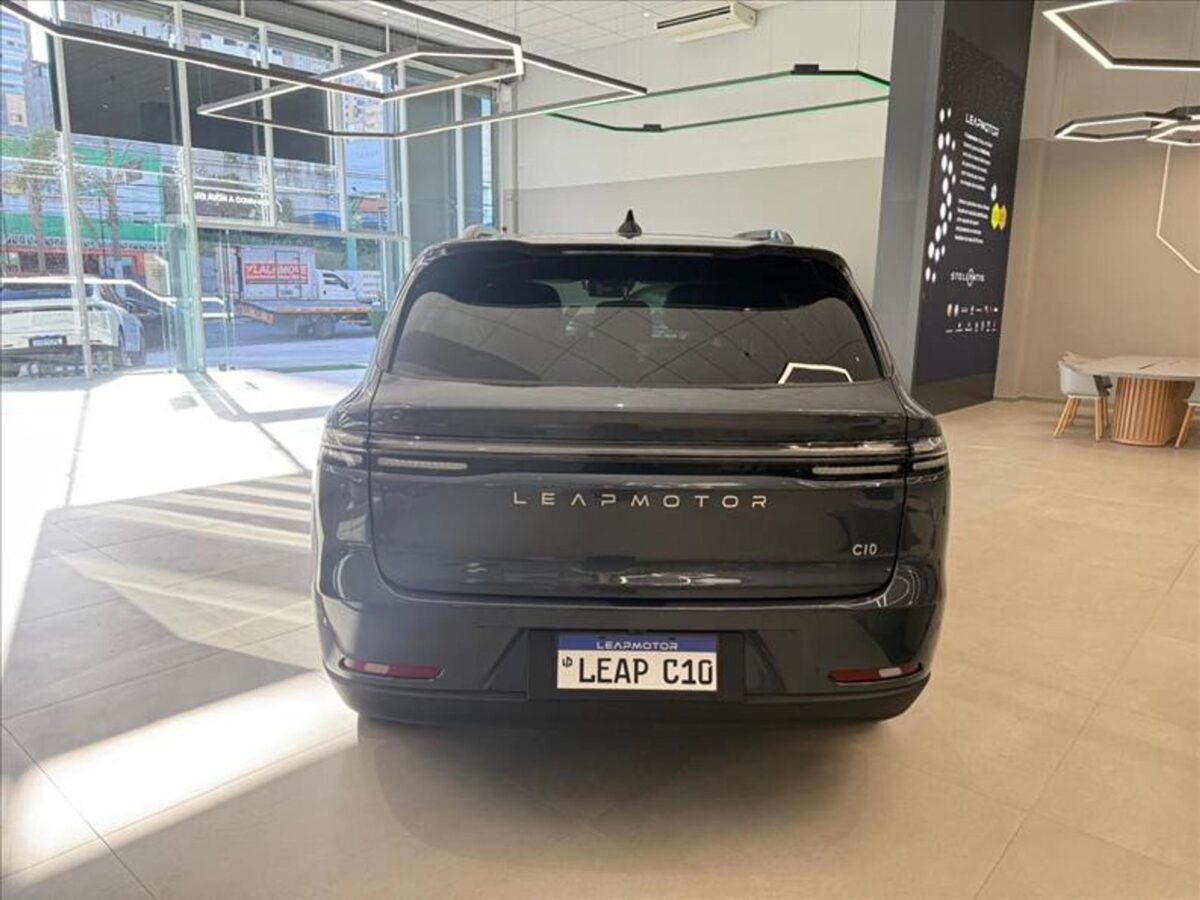 Novo Leapmotor C10 BEV 2026 surpreende: veja tudo o que ele oferece