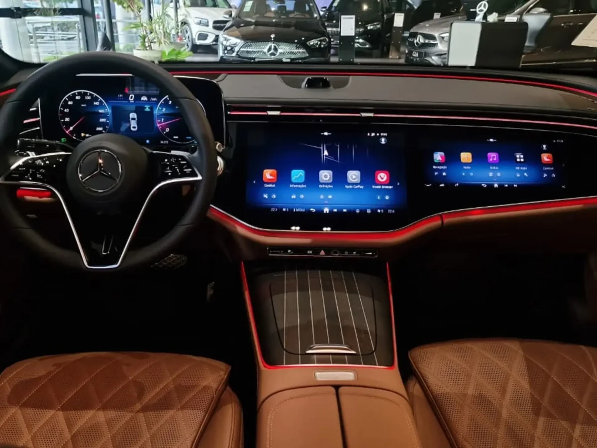 Avaliação: Mercedes-Benz E 300 2026 aposta em luxo, tecnologia e motorização híbrida