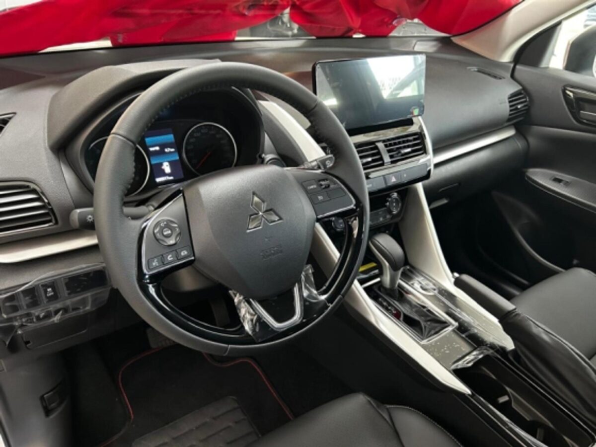 Novo Mitsubishi Eclipse Cross Rush 2027: conheça em detalhes a versão de entrada
