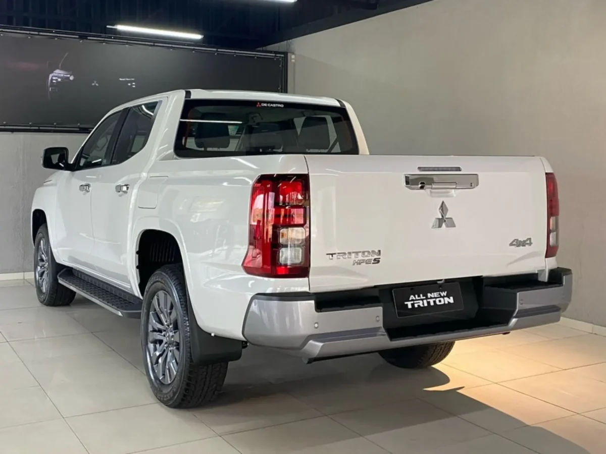 Avaliação: Mitsubishi Triton HPE-S 2026 justifica os quase R$ 330 mil?