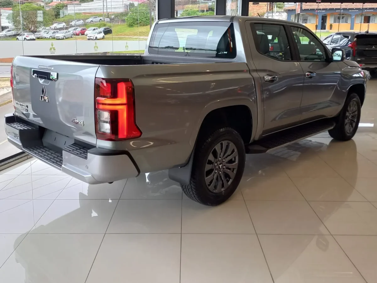 Nova Mitsubishi Triton 2027: ela é boa mesmo? Veja nossa avaliação
