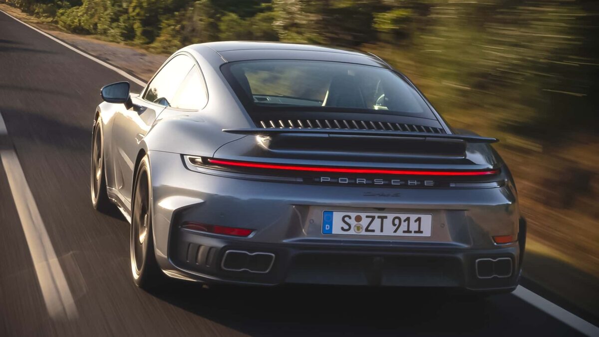 Porsche 911 Turbo S: o superesportivo faz jus à fama? Confira a avaliação