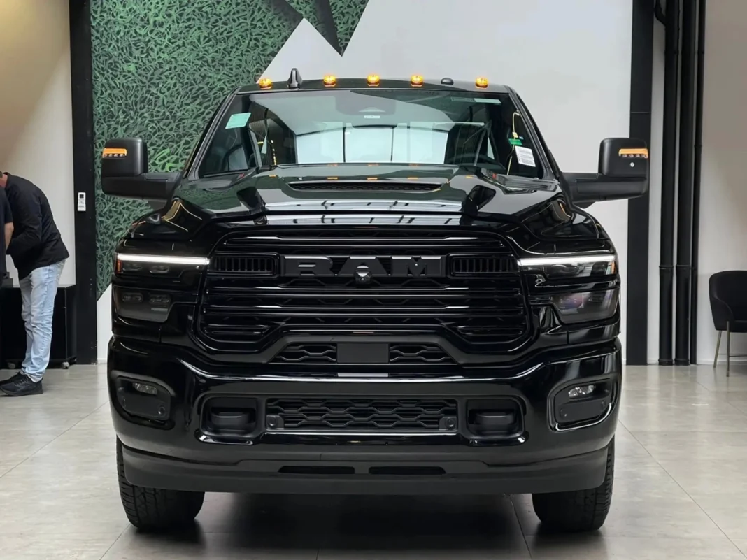 Ram 3500 Laramie Night Edition 2026: o tamanho impressiona, mas não é só isso