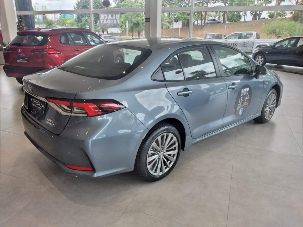 Toyota Corolla Altis Hybrid 2026 é tudo isso mesmo? Veja o que achamos