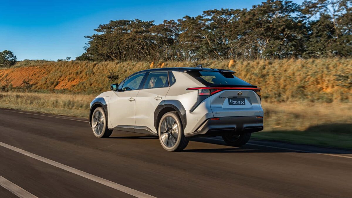Toyota lança bZ4X no Brasil por R$ 419.990 e estreia no mercado de elétricos