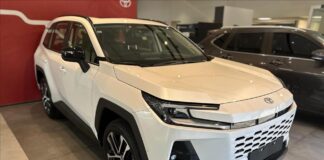 Toyota RAV4 2026 aposta em tecnologia híbrida e durabilidade