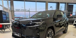 Toyota RAV4 SX Híbrido 2026 aposta em confiabilidade para enfrentar a concorrência chinesa