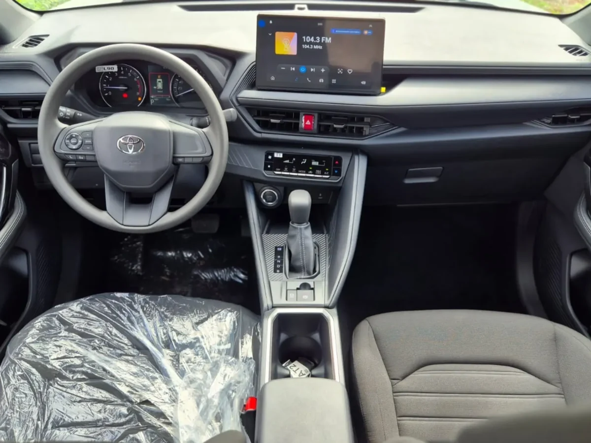 Toyota Yaris Cross XR 2026: versão de entrada surpreende ou decepciona?