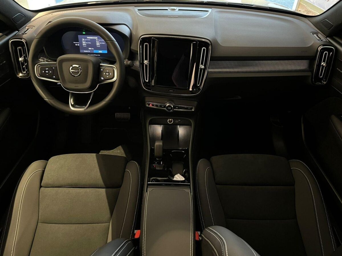 Como o Volvo EC40 se comporta na estrada? Confira nosso teste de autonomia