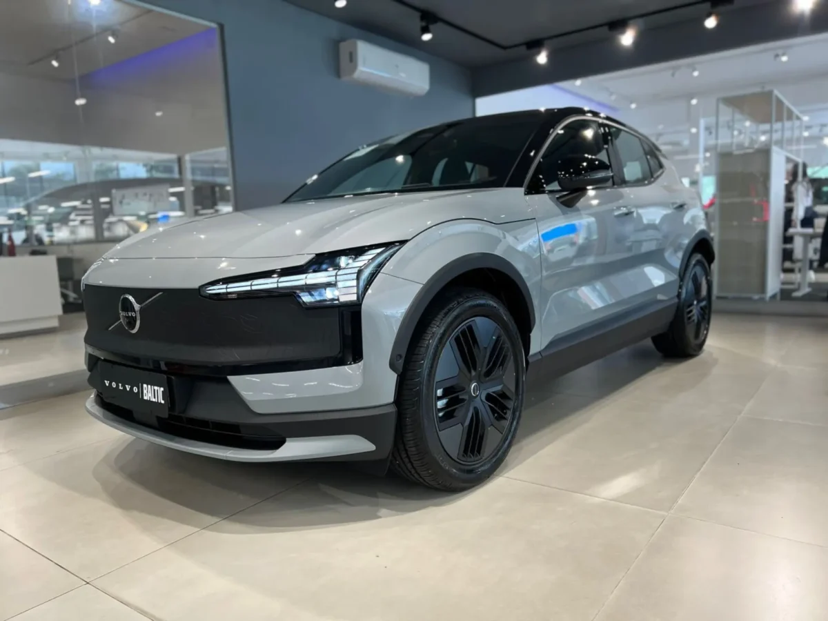 Volvo EX30 Cross Country 2026: o que muda na versão com tração integral?