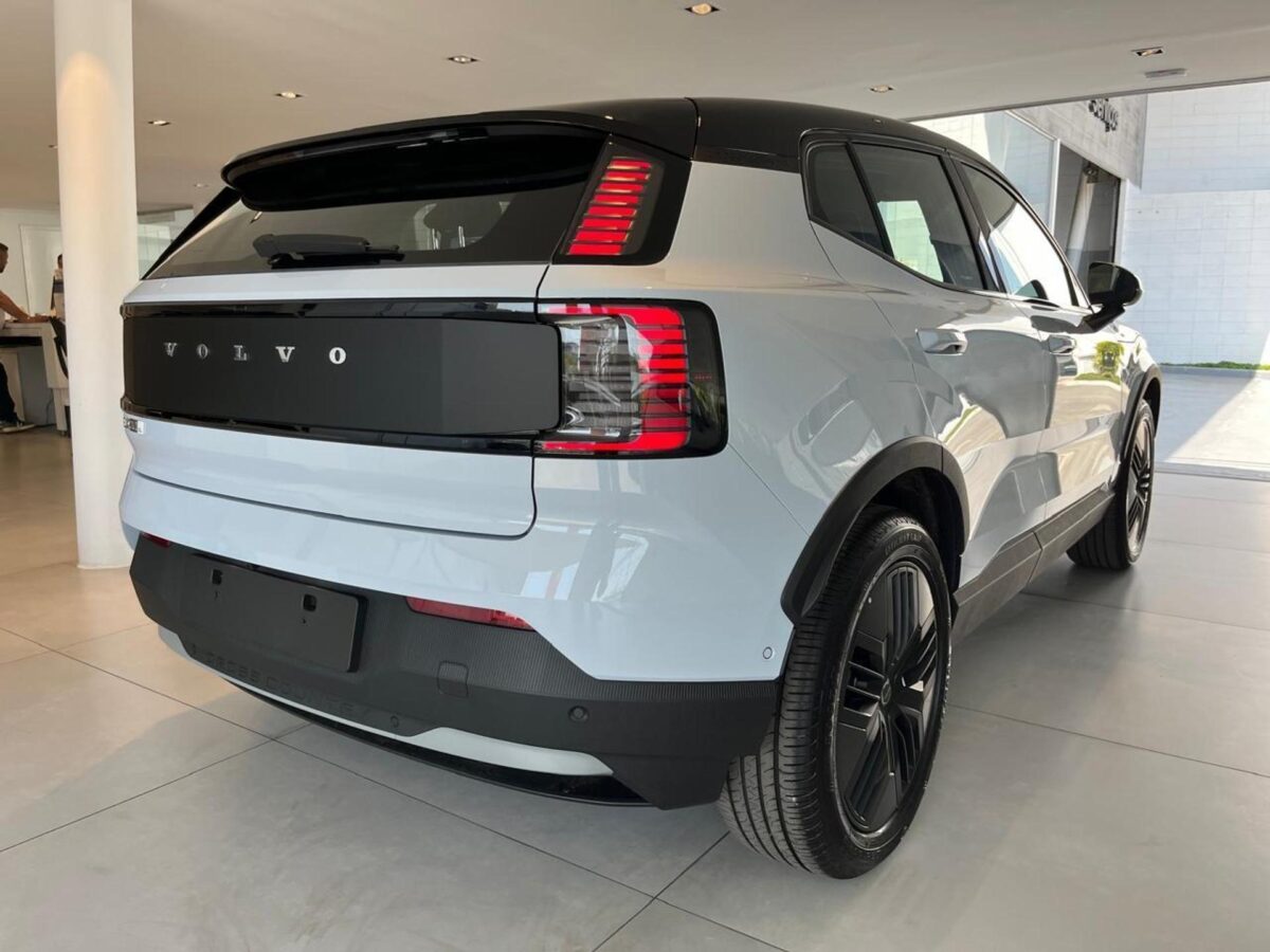 Volvo EX30 vale a pena? Veja preço, autonomia e pontos fortes do SUV elétrico