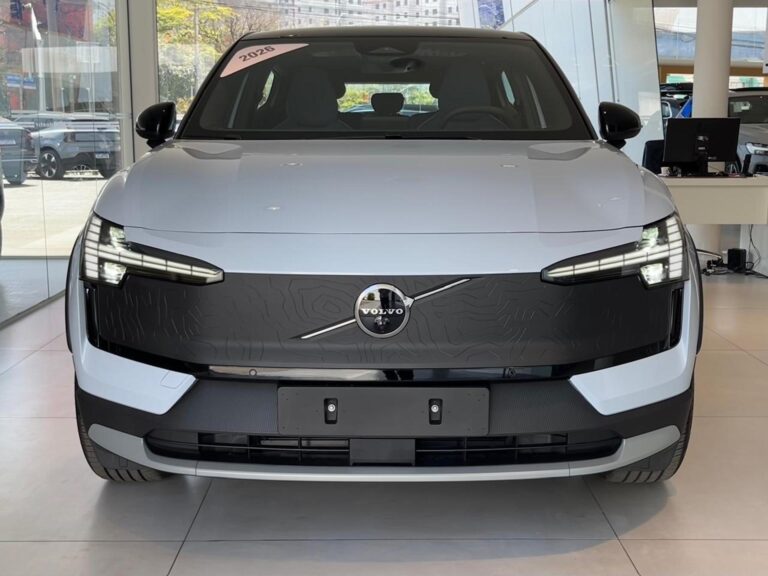 Avaliamos o Volvo EX30: luxo, tecnologia e desempenho em destaque